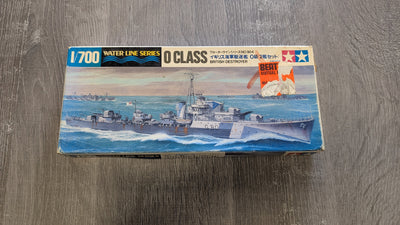 Tamiya 1/700 O Class British Destroyer (Water Line Series) 31904