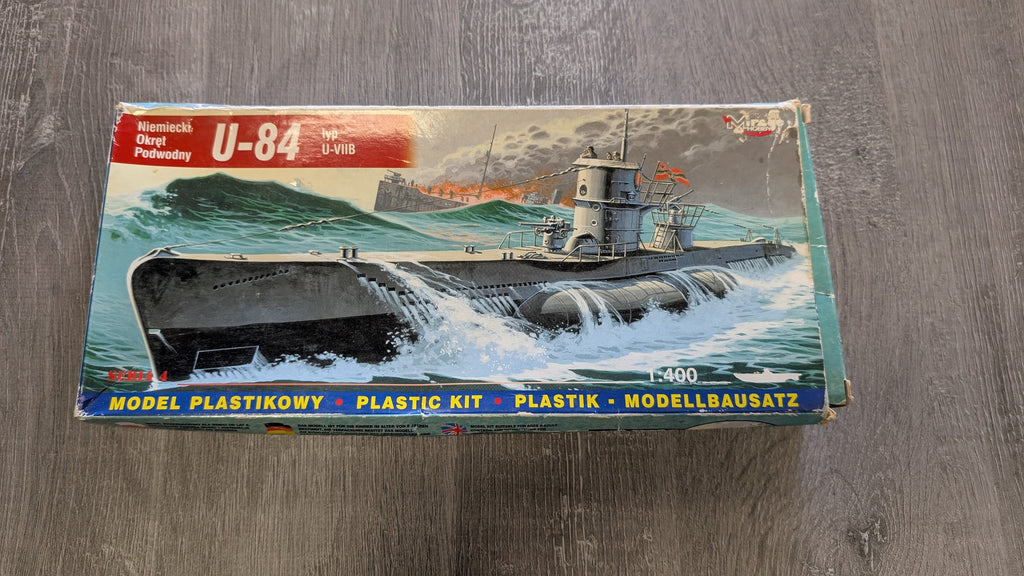 Mirage Hobby 1/400 U-84 typ U-VIIB 40410 (Damaged Box)