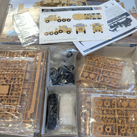 HobbyBoss 1/35 Oshkosh M1070 Truck and M1000 HETS 85502
